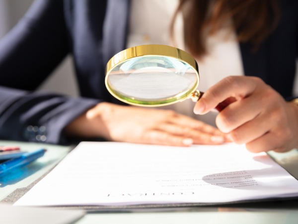 Clauses illégales et manque de transparance de certains contrats d'assurance hospitalisation